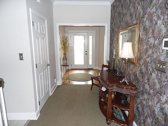 Foyer & Entry Hall