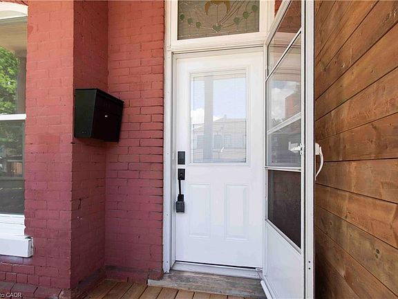 5th image of 36 Fullerton Ave