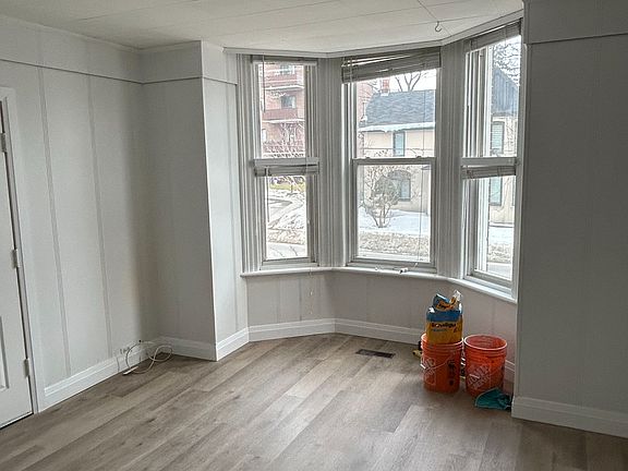 4th image of 166 Collier St