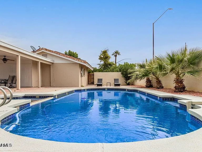 956 Castillo Dr E — Photo 36