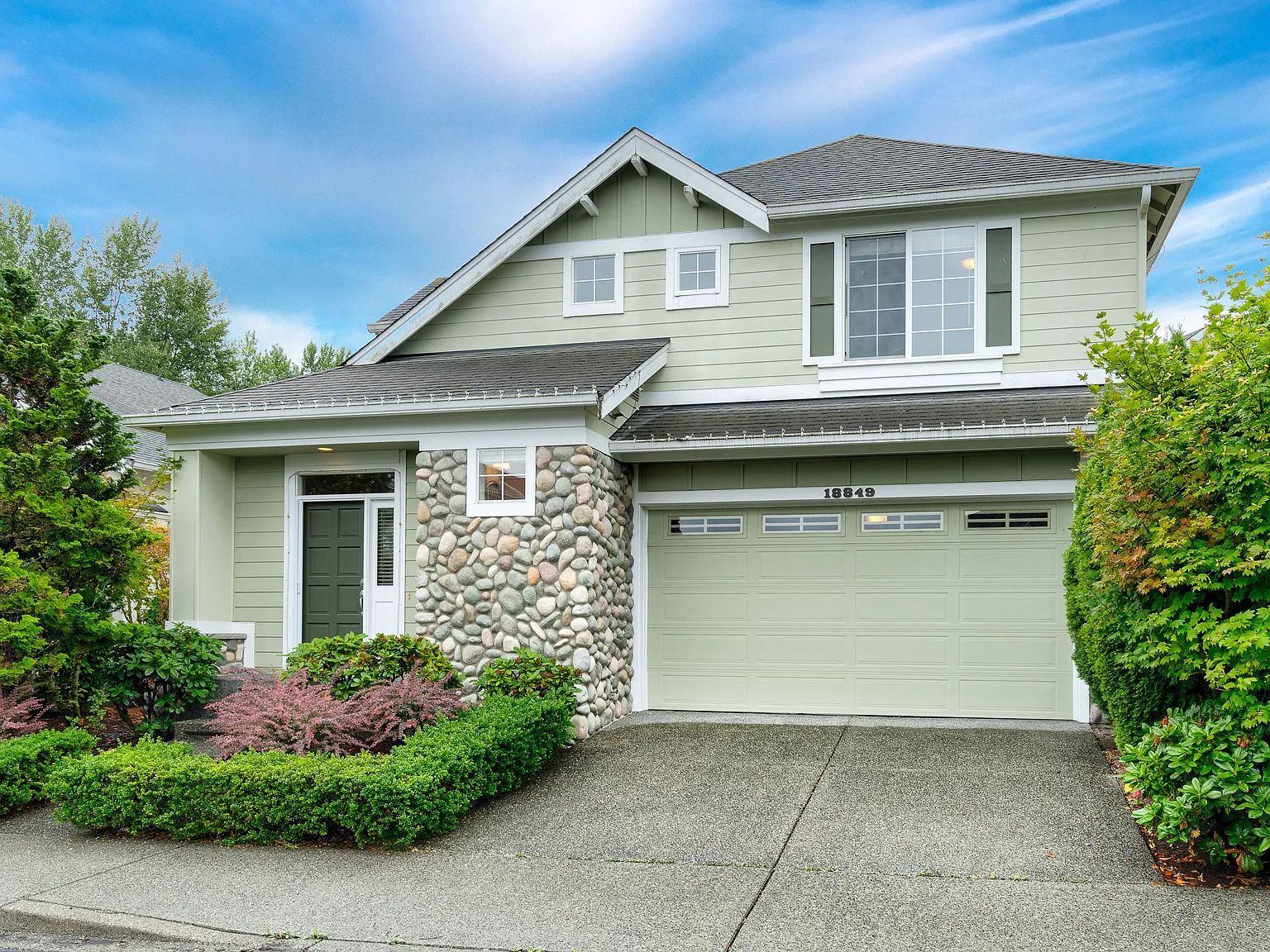 3 bed, 1900 sqft, $4,275 — Photo 3