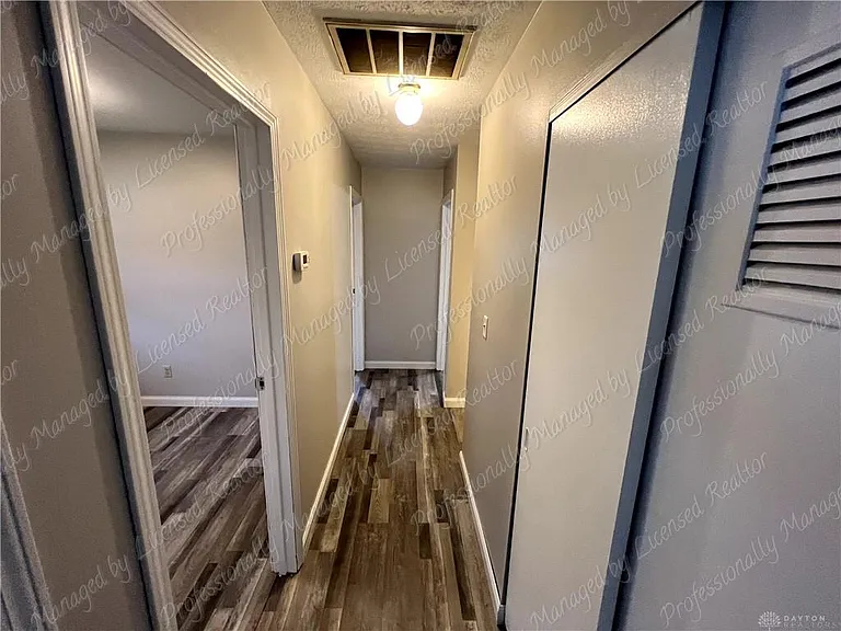 635 Cyril Ct — Photo 14