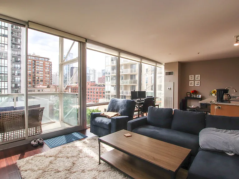 653 N Kingsbury St #806 — Photo 12