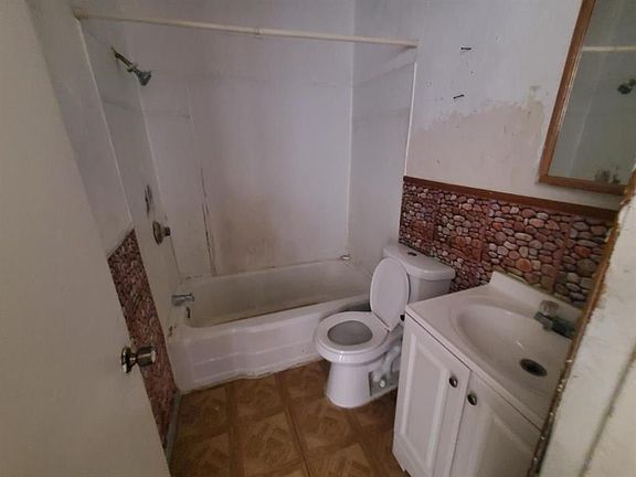 5th image of 2208 Hardin Dr