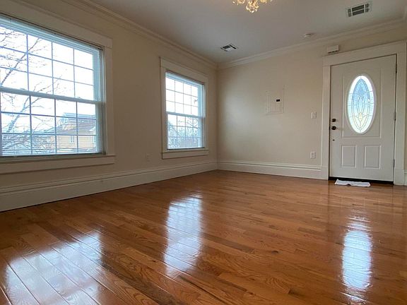 2nd image of 124 Seaview Ave #2