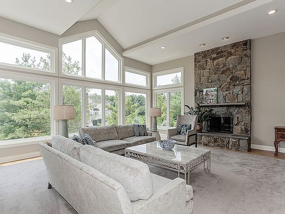 4th image of 10704 Cloverbrooke Dr