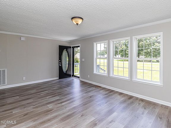 4th image of 481 Britannia Drive