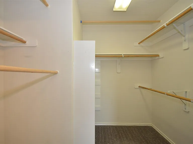 25254 Finchgrove Ln — Photo 12
