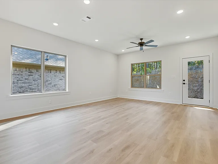 13516 Teton Dr — Photo 10
