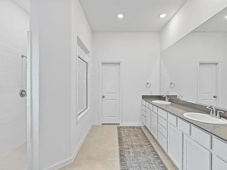 805 Westwood Dr — Photo 10