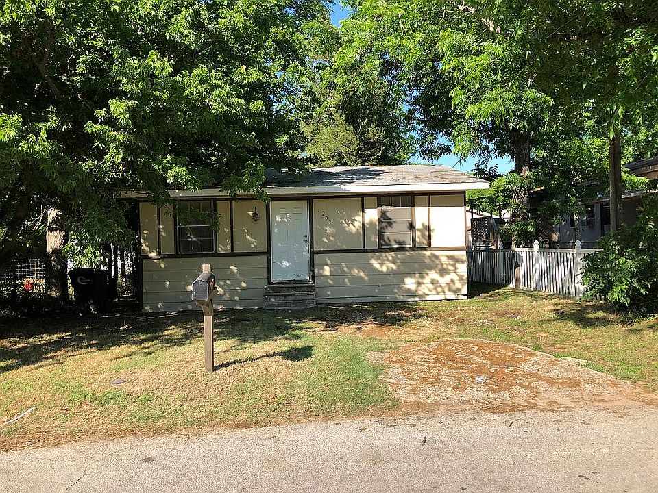 1st image of 203 S Kouns St