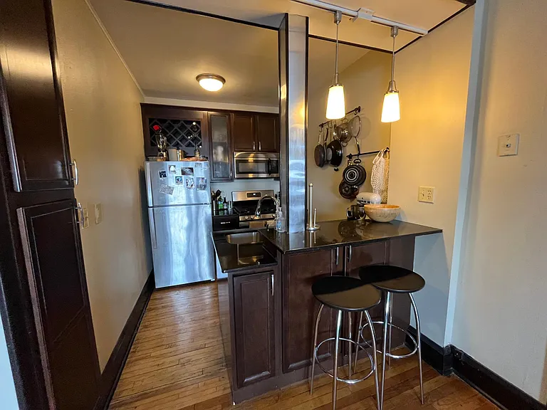 2517 Bryant Ave S #304 — Photo 4