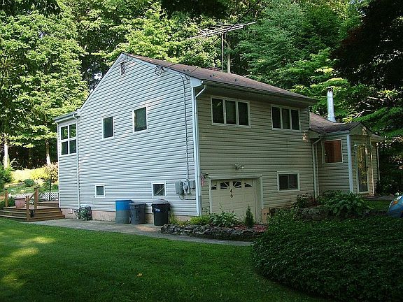 3rd image of 45 Dogwood Ln