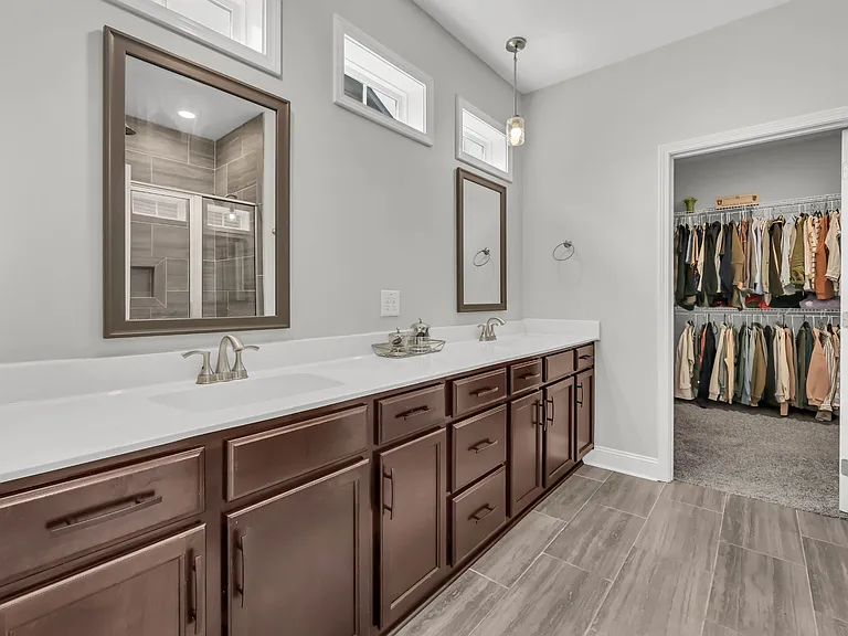 323 Crusaw Dr — Photo 11