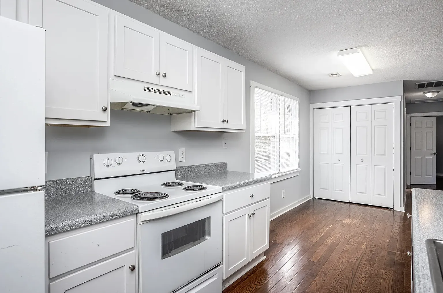2 bed, 1.5 bath, 925 sqft, $1,495 — Photo 4