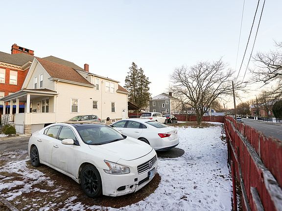 3rd image of 85 Berkshire St