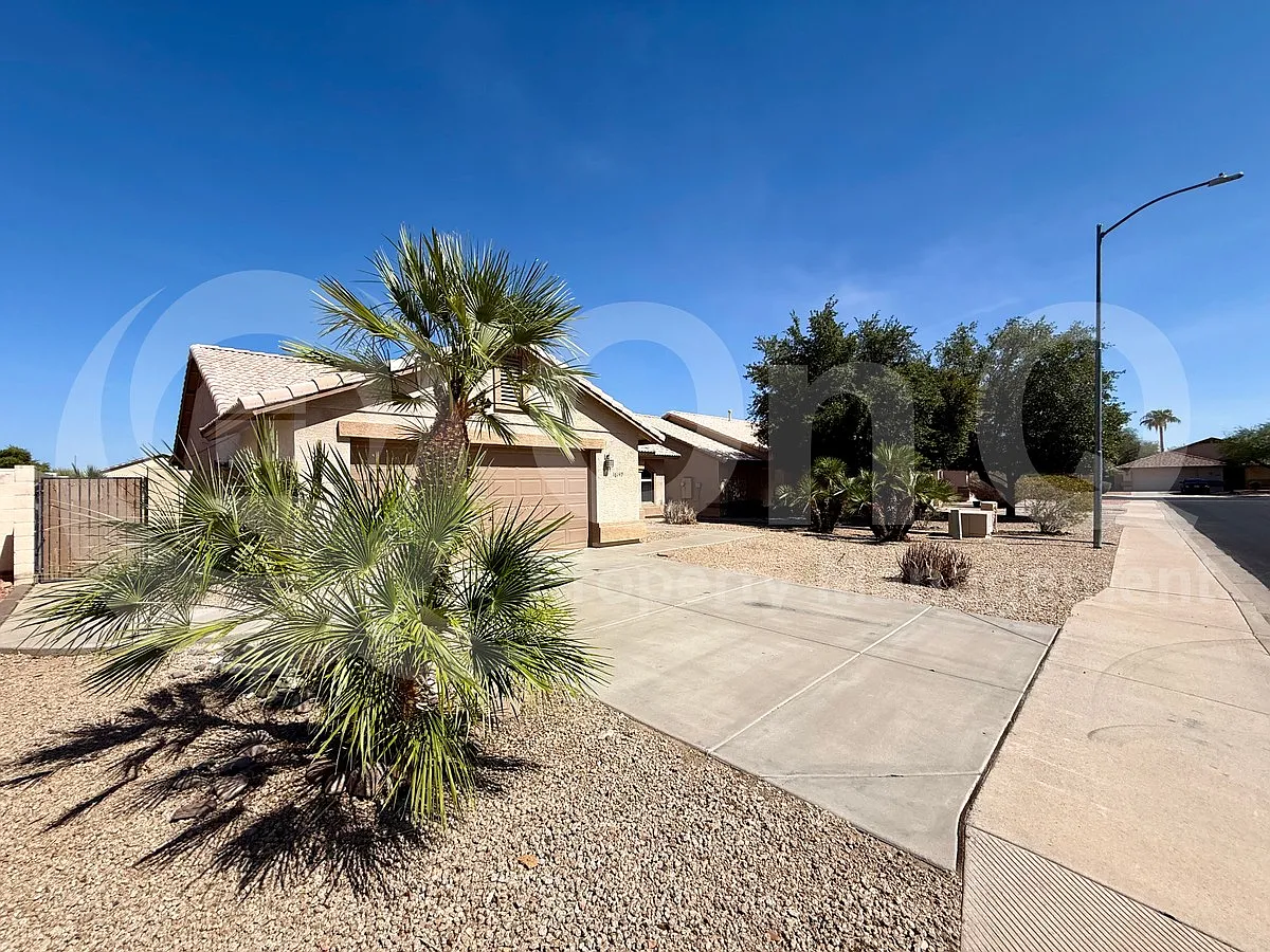 4 bed, 2.0 bath, 1737 sqft, $2,100 — Photo 3