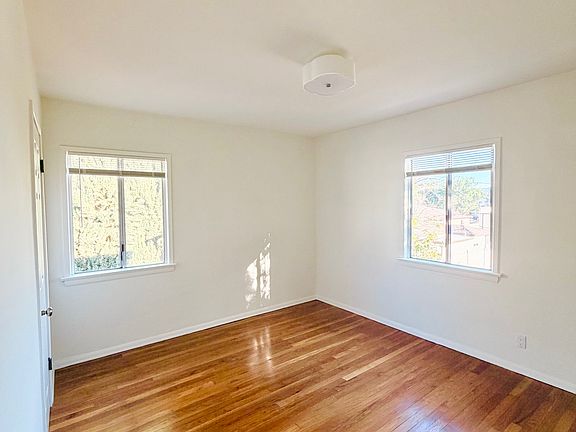 4th image of 2338 Keeler St