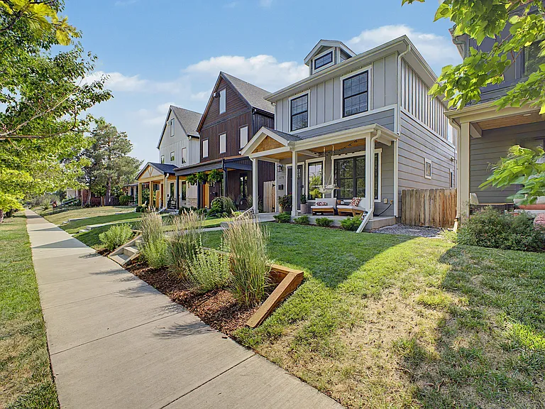 1371 Raleigh St — Photo 37