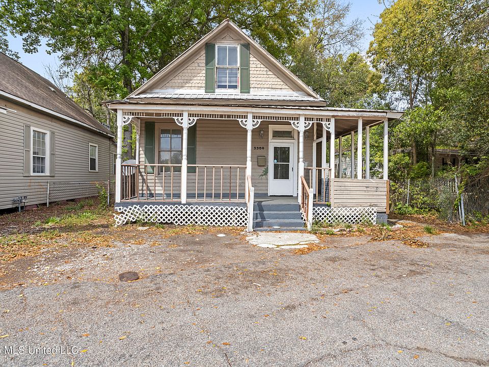 1st image of 3304 W Railroad St