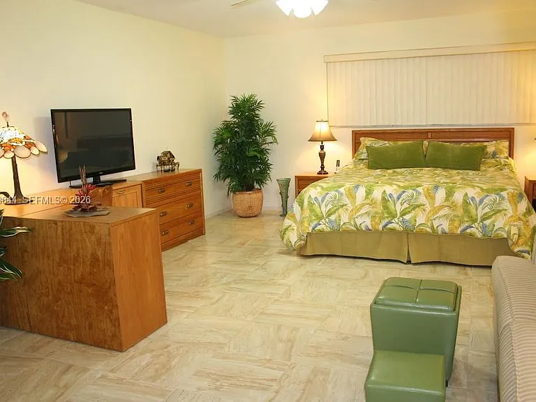 1933 Twin Dolphin Ln — Photo 12