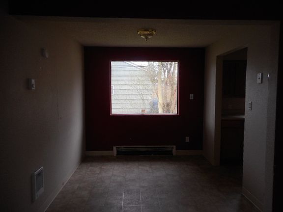 5th image of 11114 C St S