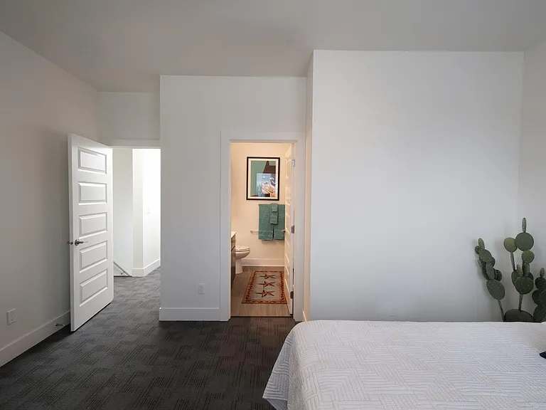 2650 NW Elm Ave — Photo 10