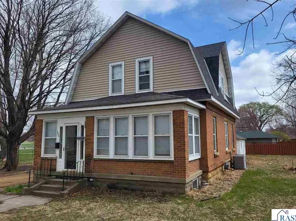 954 Range St, North Mankato, MN 56003