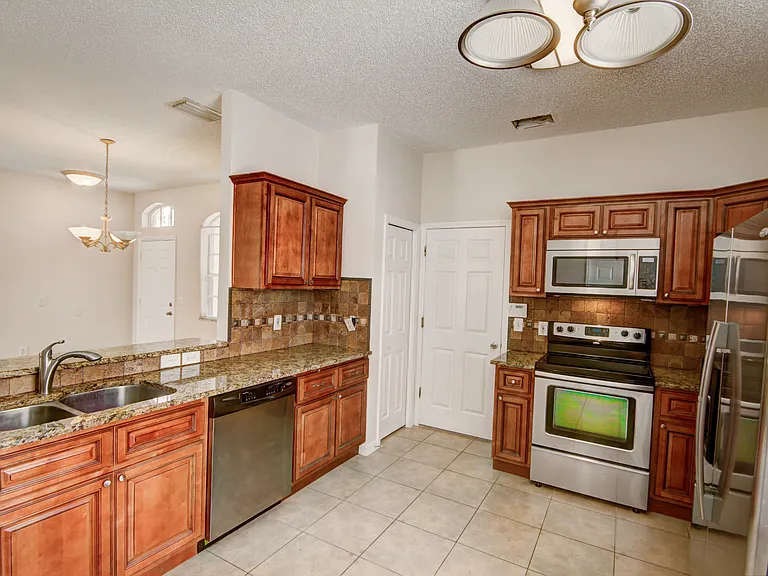 7238 Bellingham Oaks Blvd — Photo 9