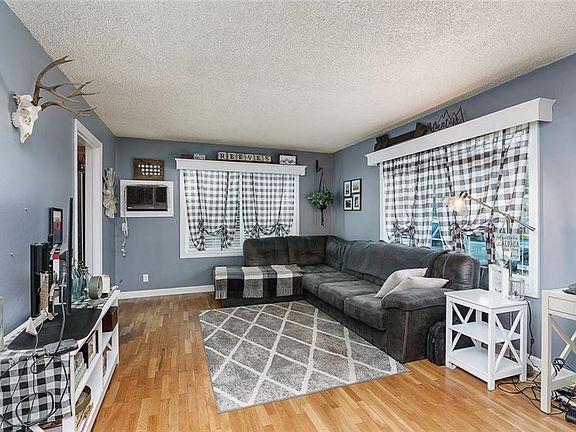 5th image of 1743 Avenue E