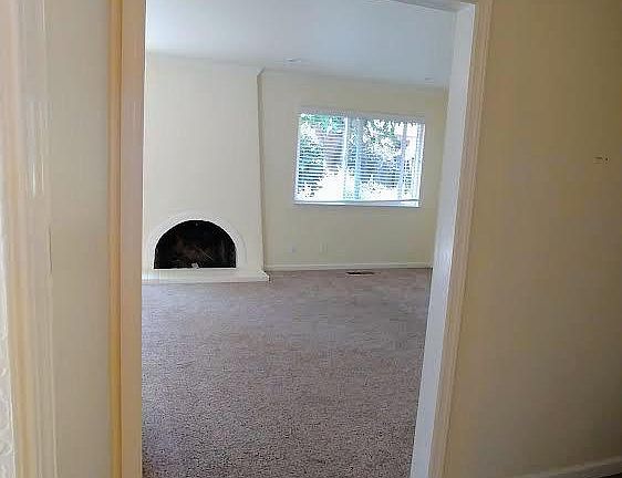 4th image of 22742 Medina Ln