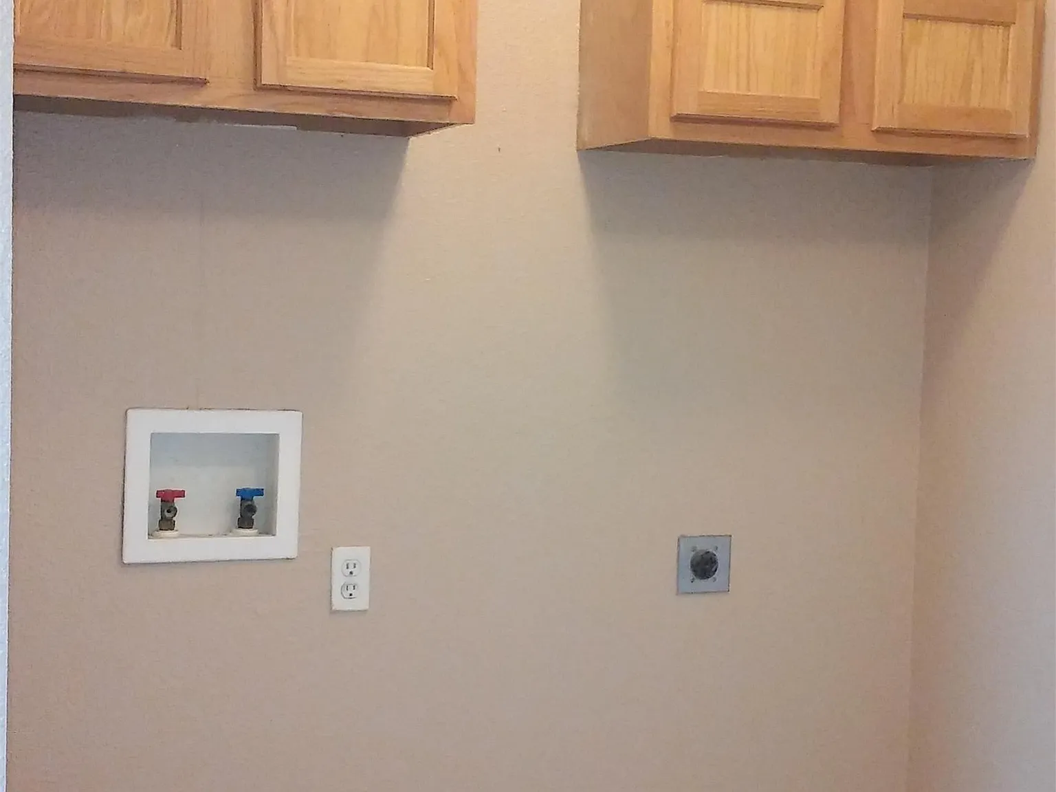 Country Place Apts - 13 — Photo 3