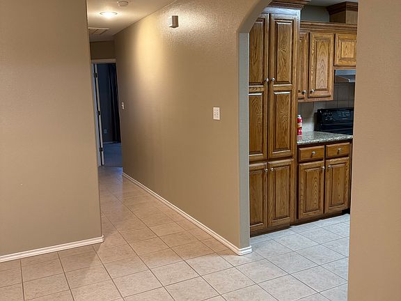 3rd image of 1913 La Cantera St #B