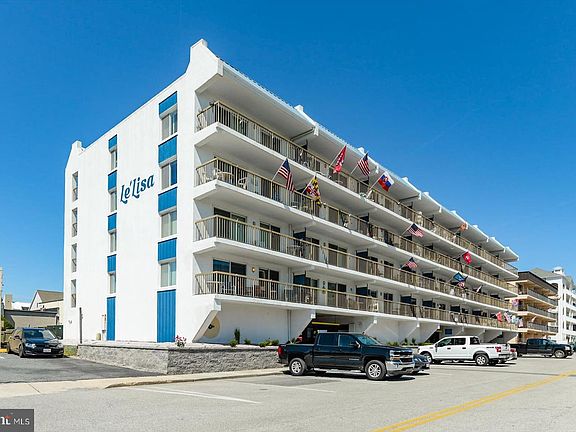5th image of 10 143rd St Unit 407