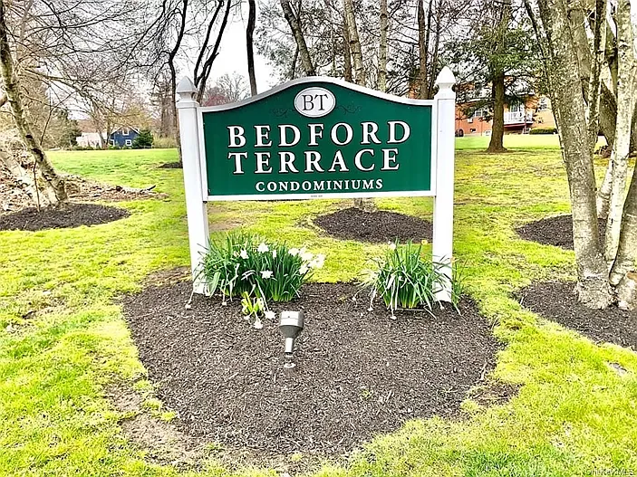 1 bed, 820 sqft, $2,300 — Photo 1
