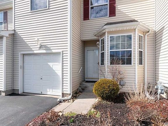 2nd image of 79 Cranberry Cir