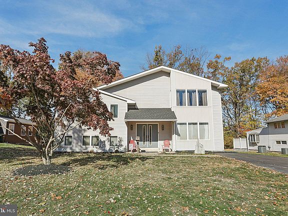 2nd image of 2240 Carlson Dr