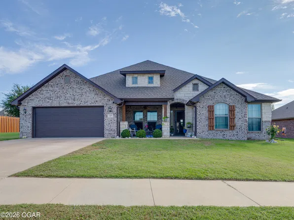 308 Meadow Lake Dr, Carl Junction, MO 64834