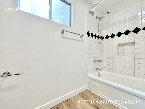 4th image of 2448 N Beachwood Dr #11
