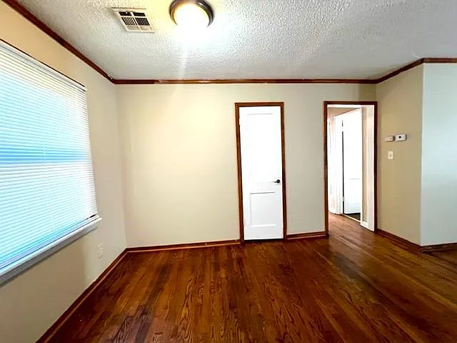 3 bed, 1000 sqft, $975 — Photo 3