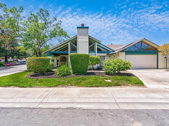 3rd image of 3435 Meade Dr