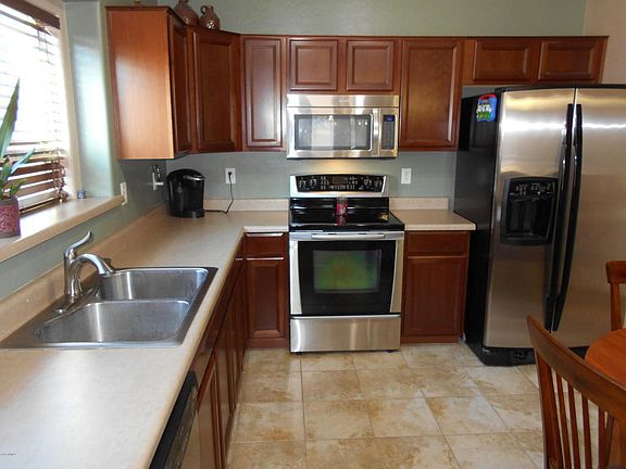 4th image of 403 E Melanie St