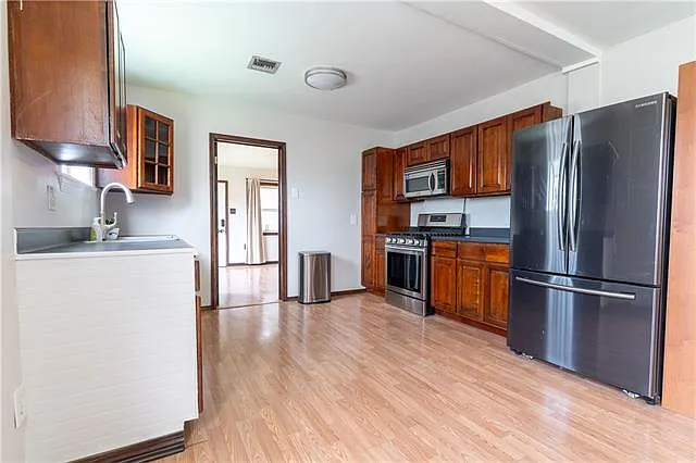8502 Edinburgh St — Photo 6