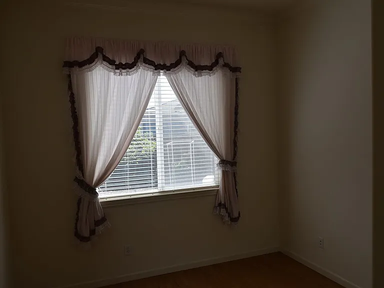 16210 Sheltered Cv E — Photo 3