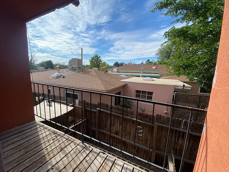 301 Morningside Dr SE #A-F — Photo 2