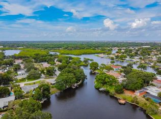 981 Damrosch St, Largo, FL 33771