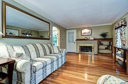5th image of 43 Lanark Dr