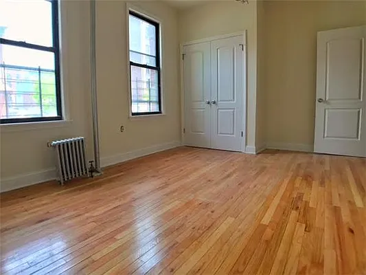 Rented by Century 21 Metropolitan | media 29