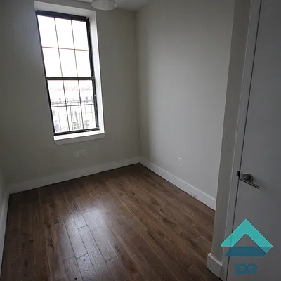 Rented by EXR | media 56