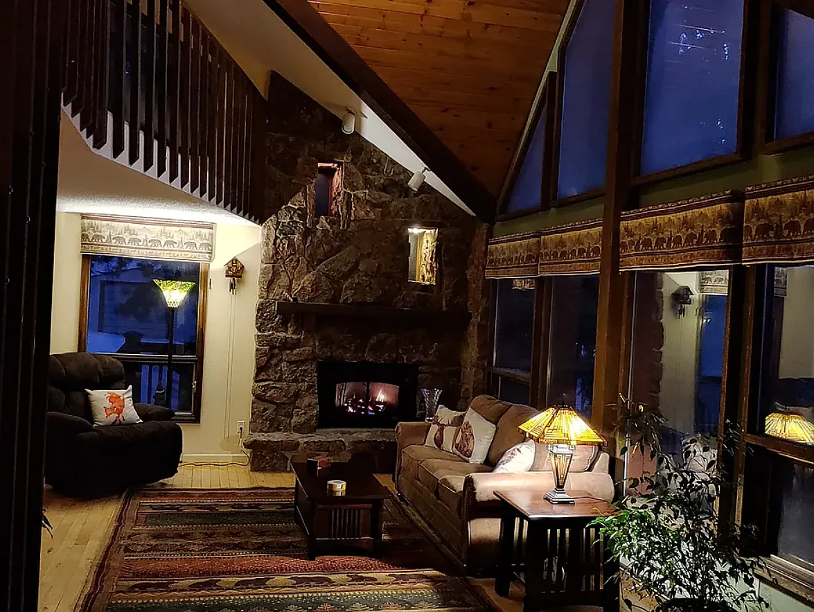 3 bed, 2.5 bath, 2934 sqft, $5,000 — Photo 2